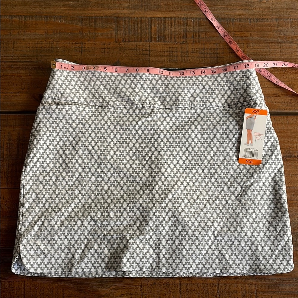 White and Black Mini Pencil Skorts for Casual Wear